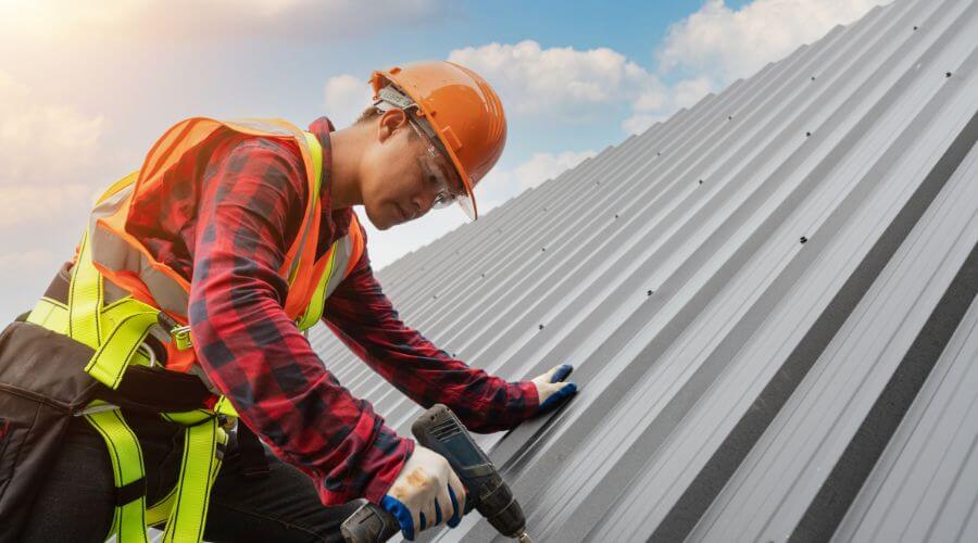 Professional gutter cleaning in Sinking Spring, OH
